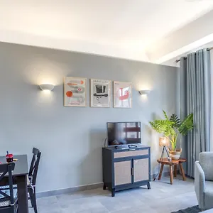 Appartement L12 Port Window 1bedroom Wifi 5mins & Nice's Cap, Nice